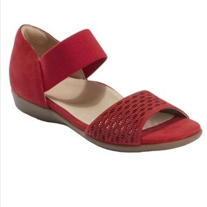 Earth Alder Amora Bright Red Perforated Leather Sandal 7.5 Patrotic Comfort